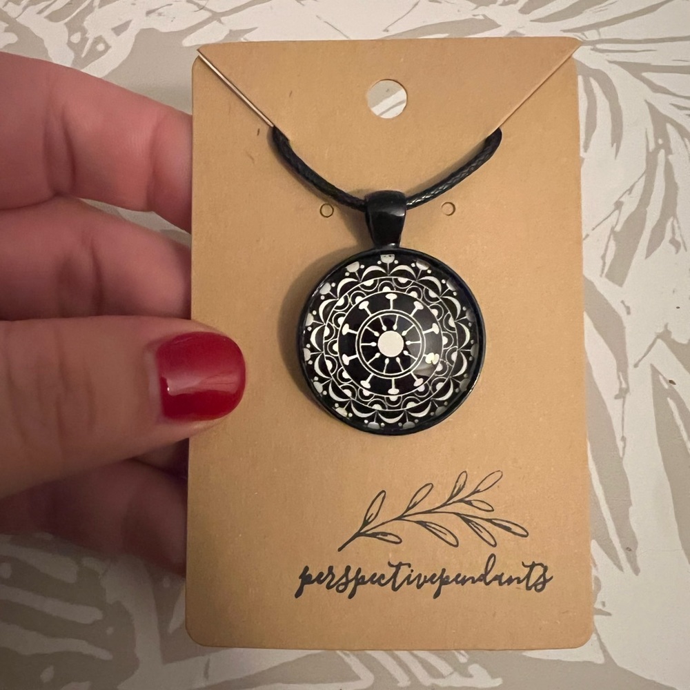 🖤🤍 Handmade Black & White Cabochon Pendant Necklace 🤍🖤